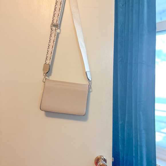 Jen + Co Vegan Leather Crossbody - Picture 1 of 5